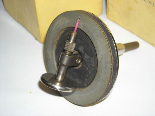 https://www.gramophonemuseum.com/images/Machines/EMG%20Motors%20acc/Expert%20Sharpener1/expert-joe-ginn-thorn-needle-sharpener-4.jpg